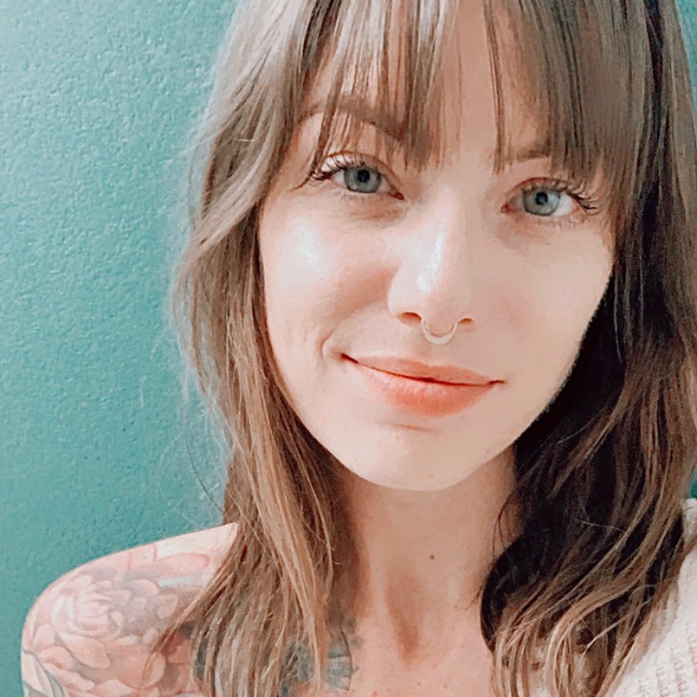 Meet your Posher, Danielle